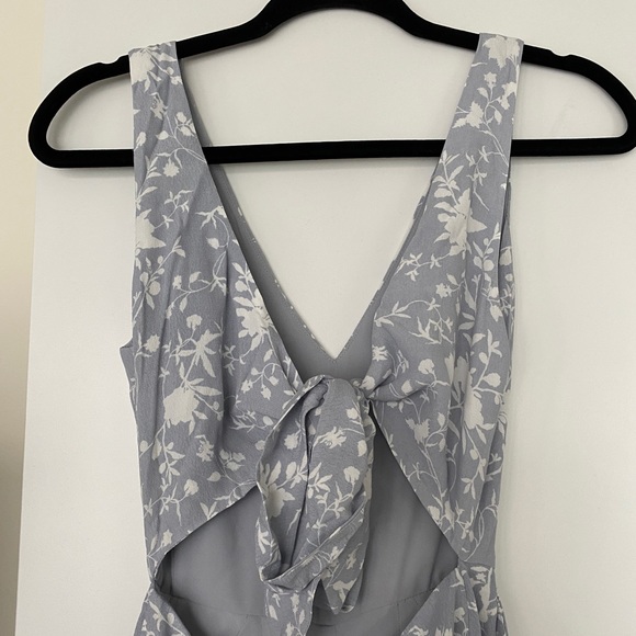 Wilfred Ecoulement V Jumpsuit in Pearl Grey / White - Picture 4 of 11